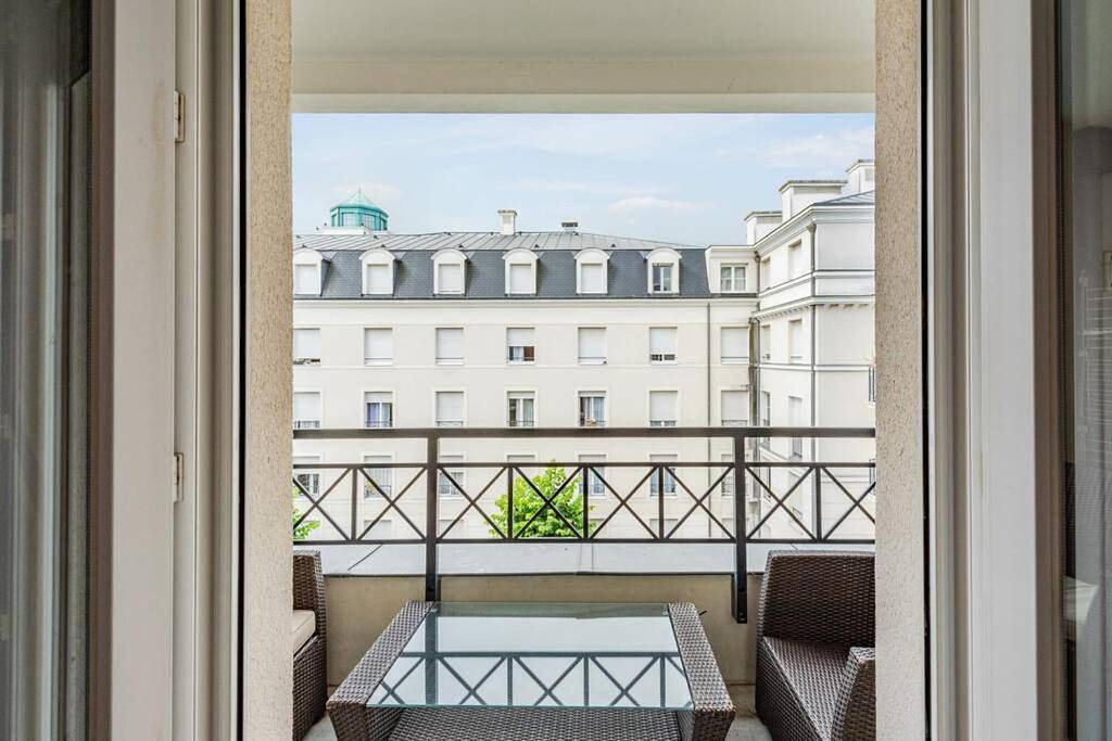 Appartement entier, Three-Bedroom Apartment in Chessy, Seine-et-Marne
