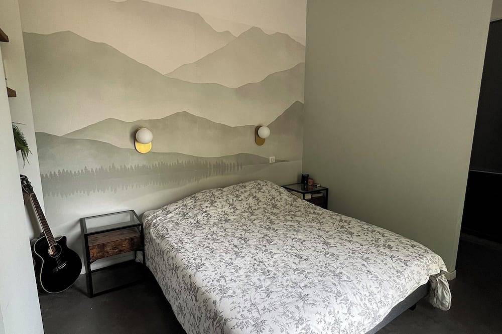 Near Aix en Provence - Architect-designed house with century-old oak tree in Fuveau, Aix-en-Provence und Umgebung