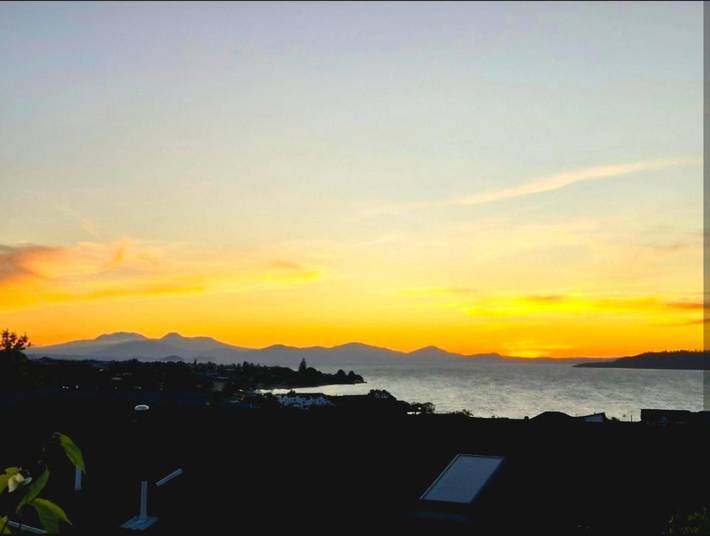 Maison d’hôte pour 2 personnes, avec vue sur le lac ainsi que balcon et vue à Taupo
