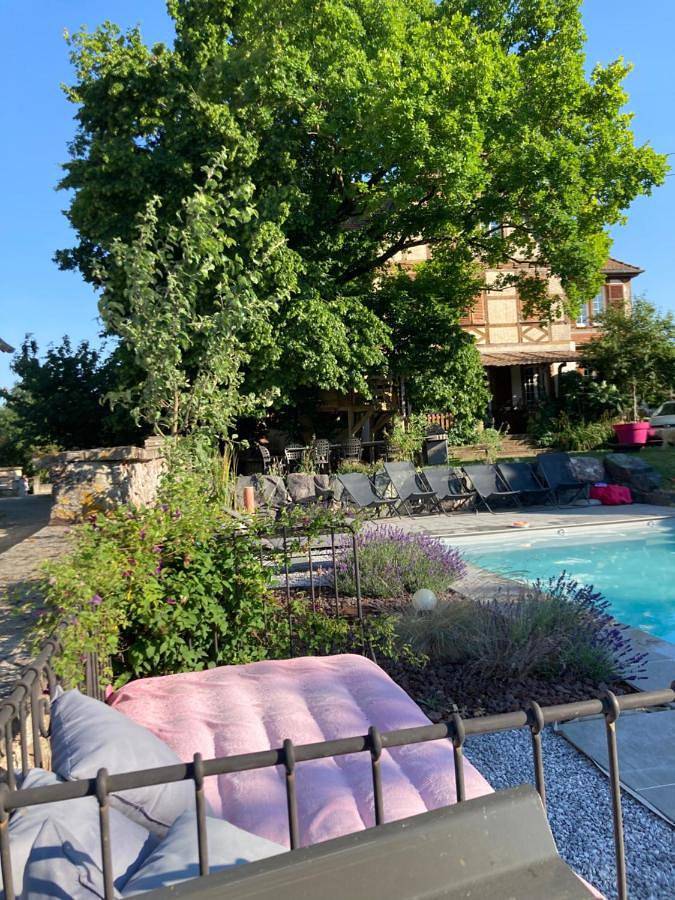 Gîte pour 5 personnes, avec jardin ainsi que vue et piscine, adapté aux familles dans Flexbourg