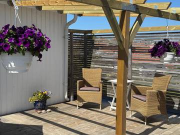 Ferienwohnung für 3 Personen, mit Seeblick und Garten sowie Terrasse in Kungshamn