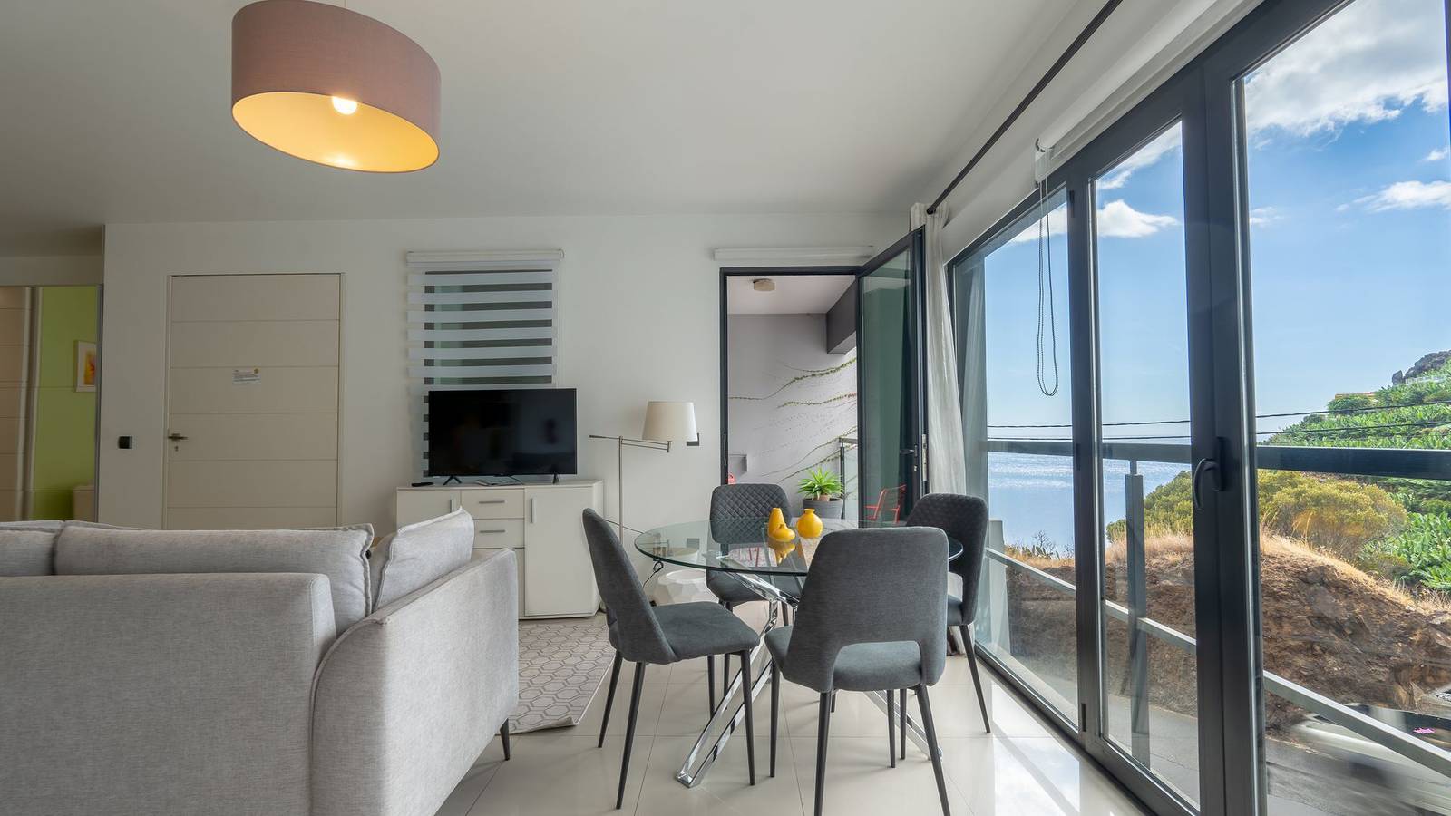 Apartamento entero, Apartamento de vacaciones para 2 personas con balcón in Pináculo, Ponta do Sol