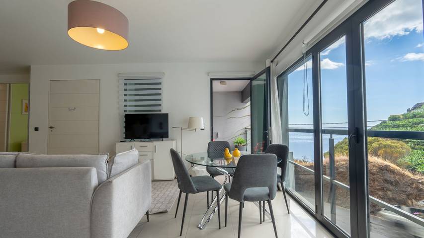 Entire apartment, The Little Nest by Lovelystay in Pináculo, Ponta do Sol
