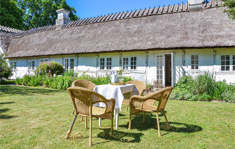 Ferieudlejning for 5 personer, med Terrasse og Have i Kirke Hyllinge