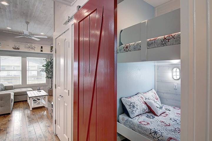 Ferienhaus für 6 Personen, mit Balkon und Pool - 1