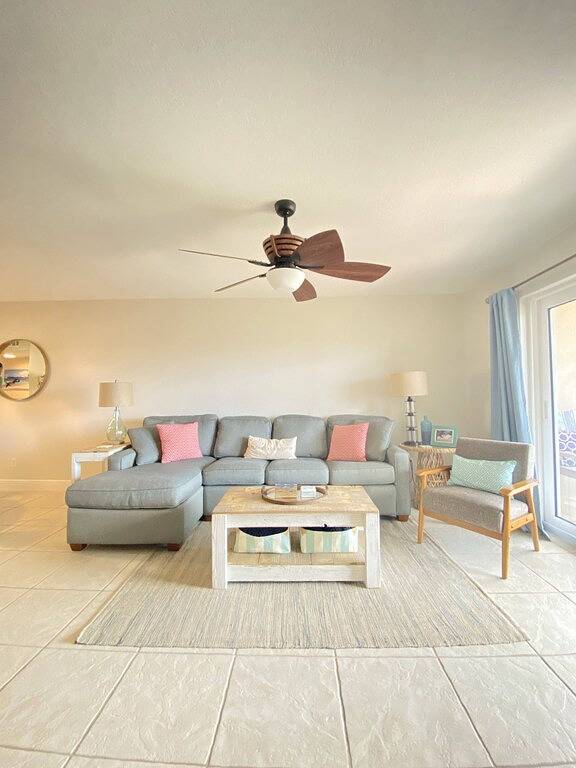 Vacation rental for 5 people, with balcony and pool in New Smyrna Beach