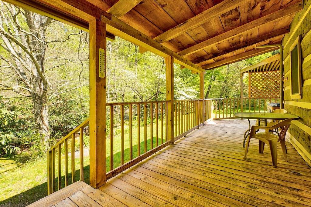 Vor Liebe platzende Herzen (Romantic Creekside Retreat) in Cosby (TN), Cocke County