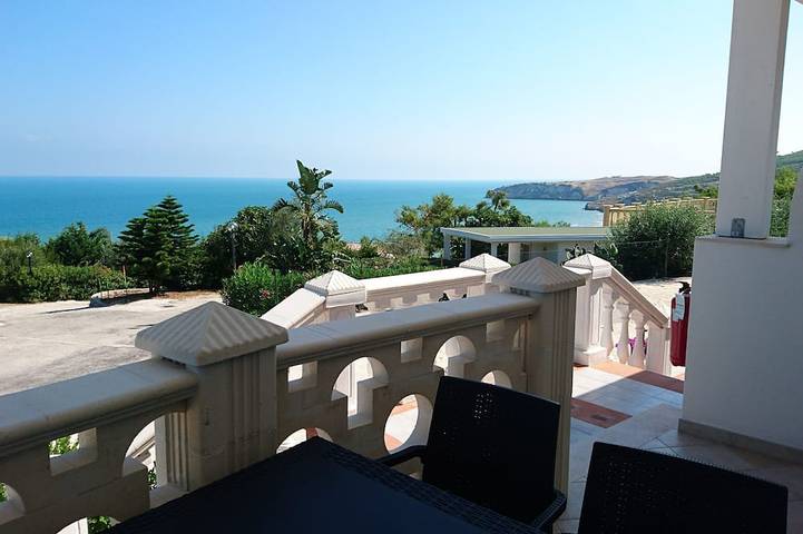 Appartamento vacanze per 4 persone, con giardino e balcone nonché idromassaggio - 1