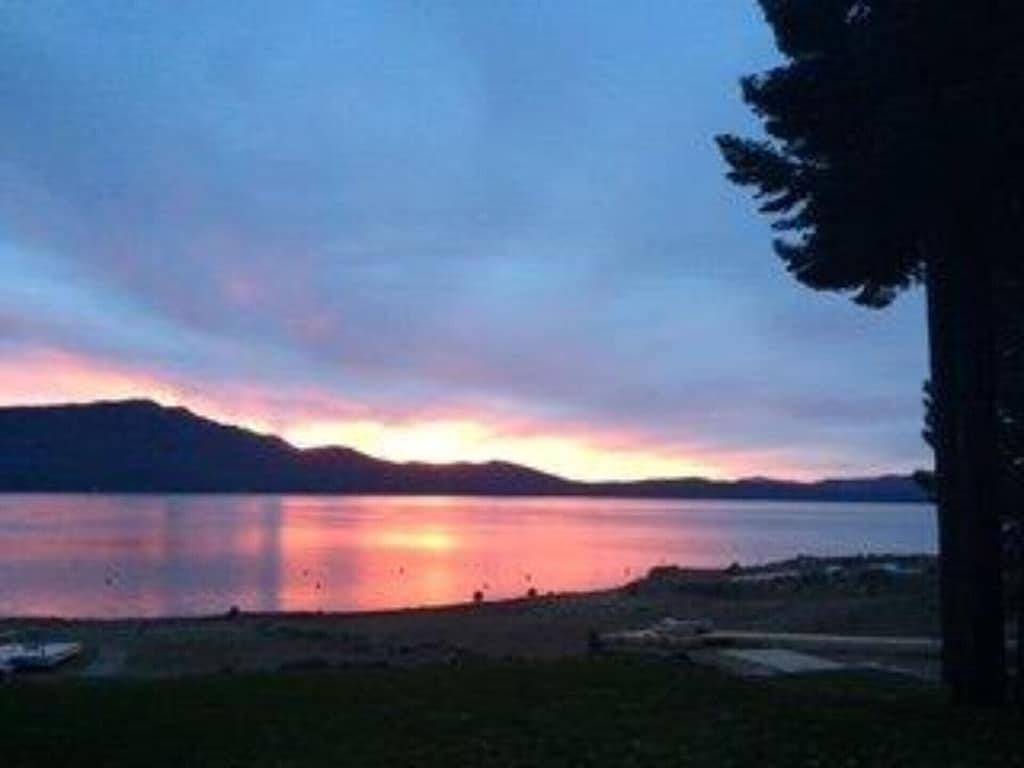 Log Cabin for 12 Guests in Lake Almanor, Plumas County