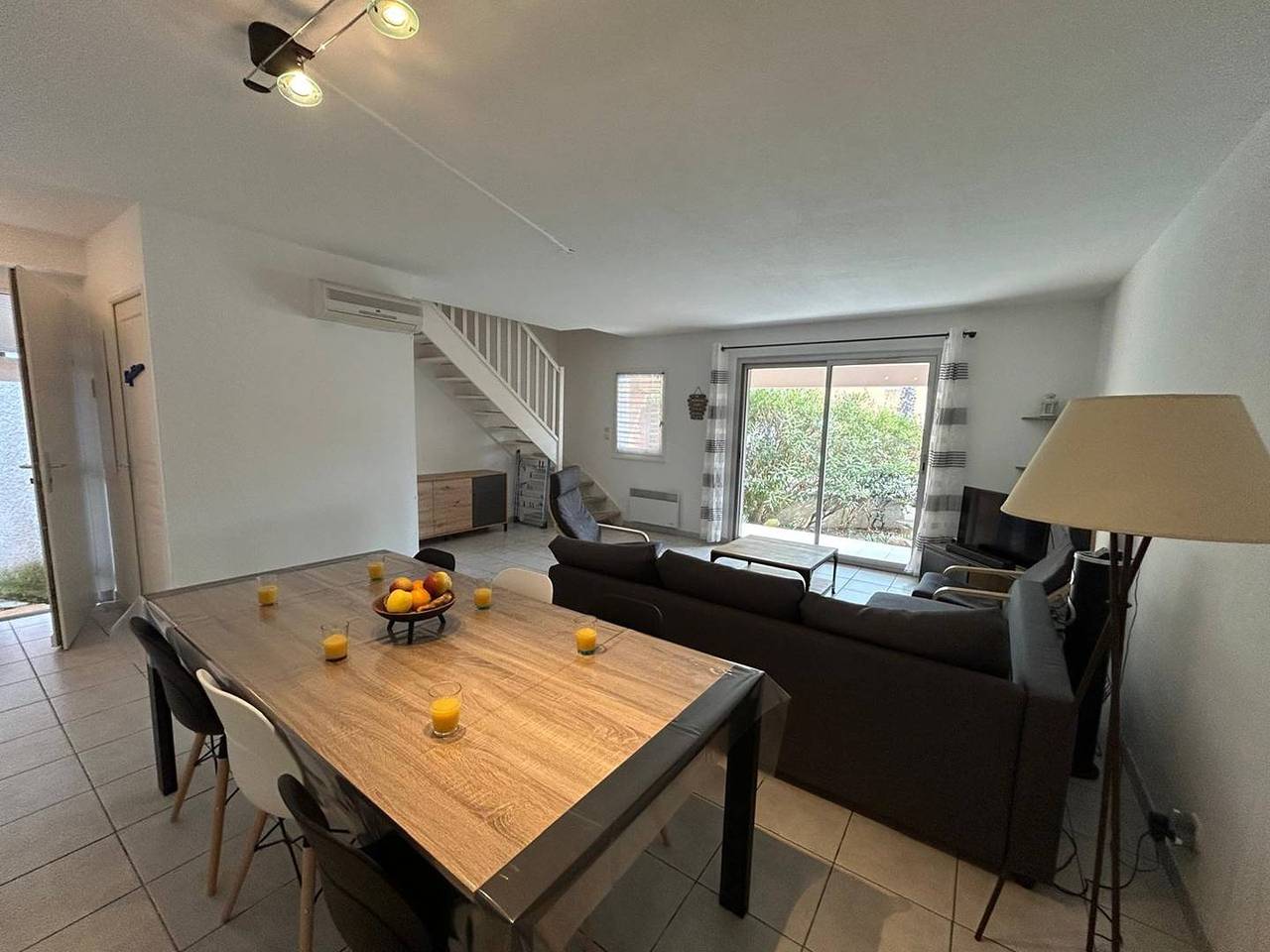 Entire holiday apartment, 5-room house with shared swimming pool – Ideal for 7 people in Valras-Plage, Côte d'Améthyste