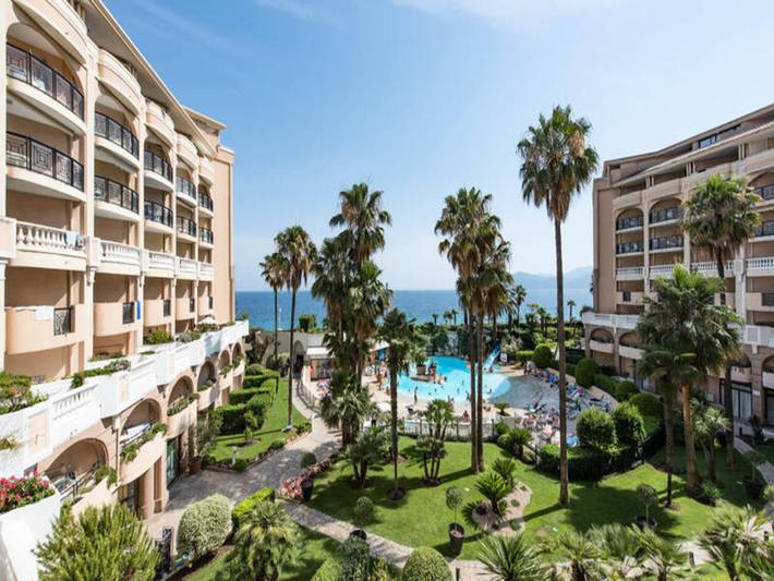 Gîte pour 6 personnes, avec piscine et balcon, animaux acceptés dans Office De Tourisme Cannes La Bocca