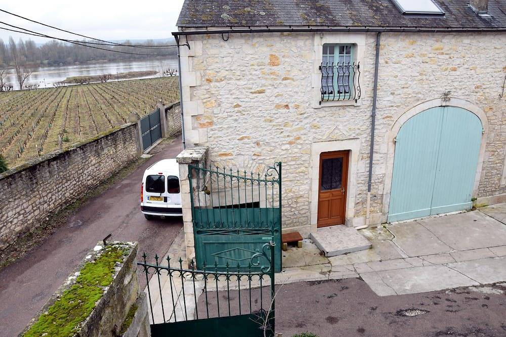 Appartement entier, Vacances à Pouilly / Loire vue sur la Loire et les vignes classé 2 étoiles in Pouilly-sur-Loire, Vallée de la Loire