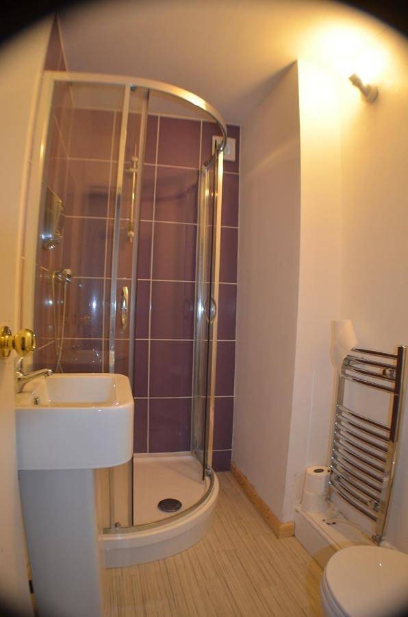 Birchfields Guest House in Manchester, Greater Manchester