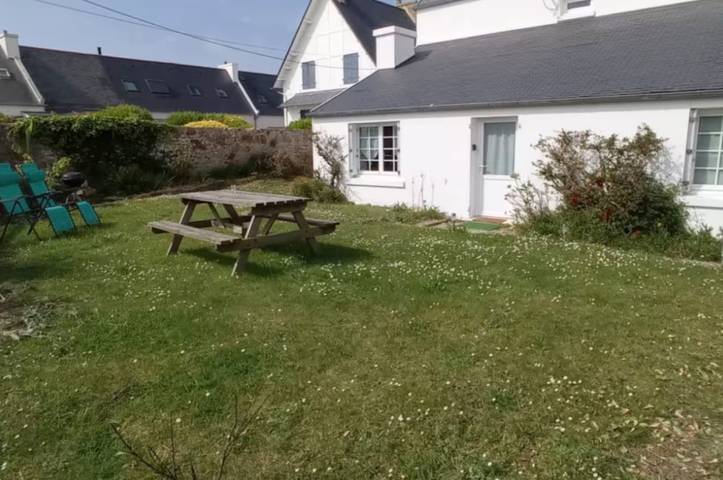 Location de vacances pour 2 personnes, avec jardin dans Plage de Primel