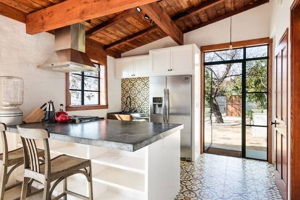 Panoramablick auf das Meer, Big Rock Mesa Spanisch 7 Zim Malibu Villa (2 Gebäude) in Malibu, Los Angeles County