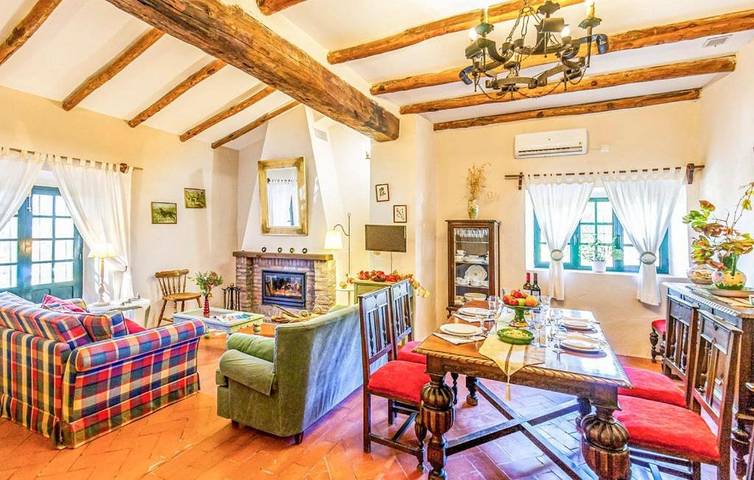 Casa rural para 12 personas, con Terraza y Jardín además de Piscina y Vistas en Constantina