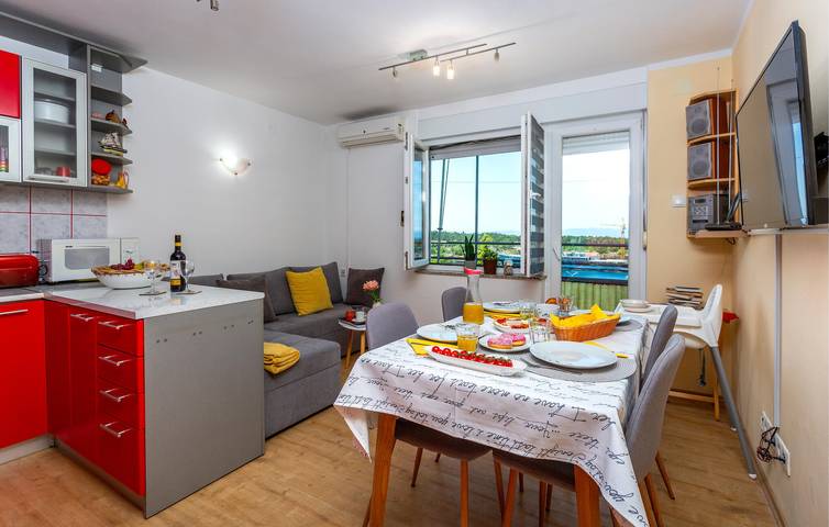 Gîte pour 4 personnes, avec Terrasse et Jardin à Kraljevica - 3