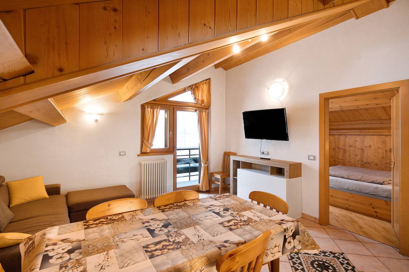 Apartamento entero, Apartamento Piz Saliente con vistas a la montaña, Wi-Fi, terraza y jardín in Livigno, Valtellina