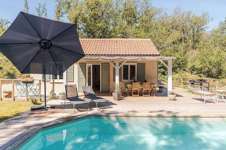Location de vacances pour 4 personnes, avec jardin à La Bachellerie