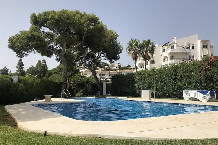 Apartamento de vacaciones para 5 personas, con jardín además de piscina y balcón - 1