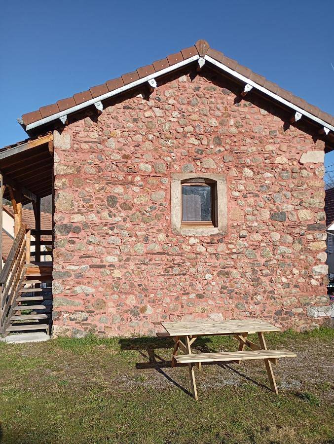 Location de vacances pour 3 personnes, avec vue et jardin à Plancher-Bas - 4