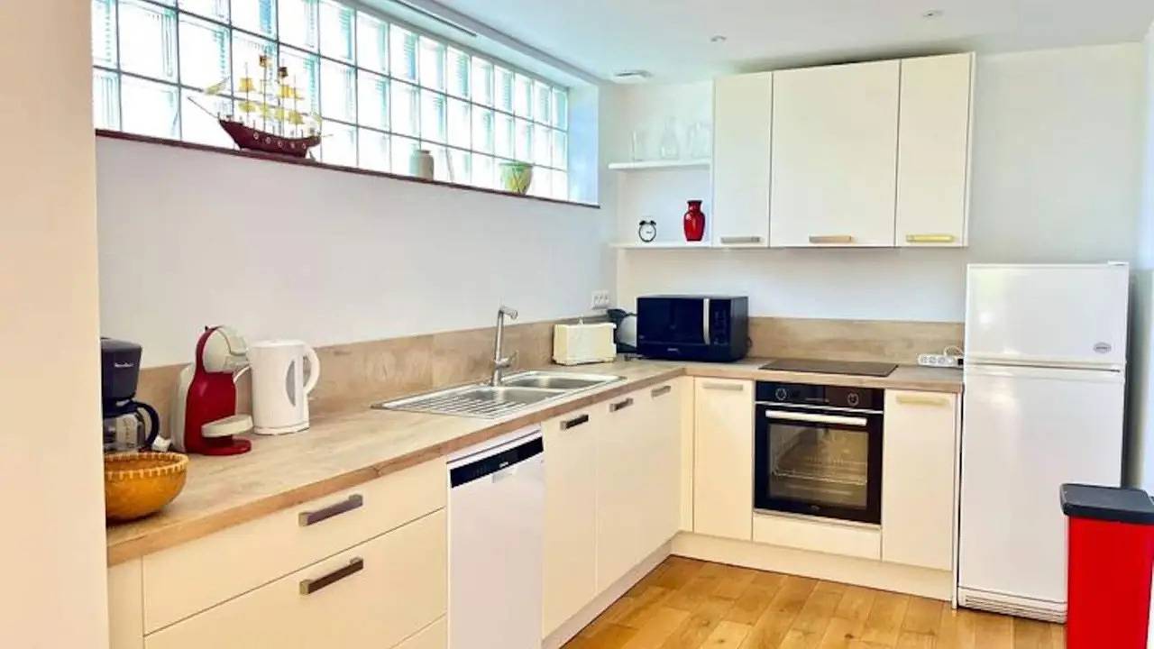 Entire holiday apartment, Ferienwohnung für 7 Personen (141 m²) in Locmiquélic in Locmiquélic, Côte des Mégalithes