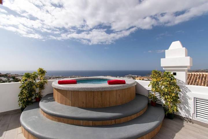 Villa für 17 Personen, mit Garten und Ausblick sowie Pool und Terrasse in Adeje - 3