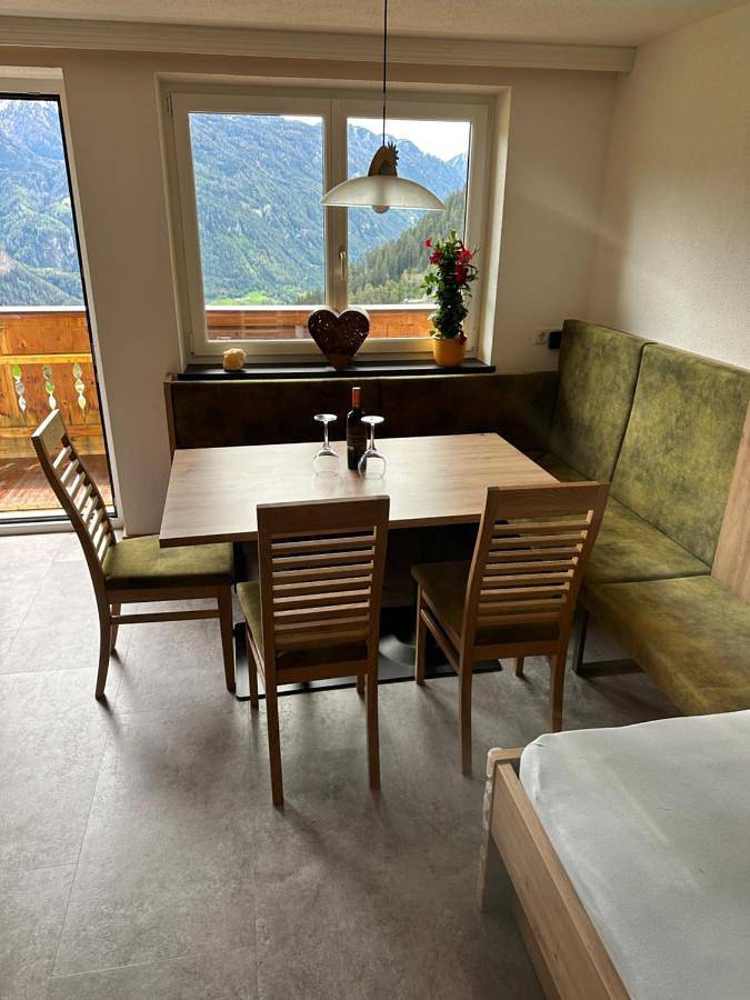 Ferienwohnung für 7 Personen, mit Balkon und Garten sowie Ausblick in Serfaus - 3