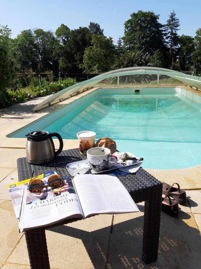Location de vacances pour 2 personnes, avec Terrasse et Jardin ainsi que Piscine et Vue à Merdrignac - 2