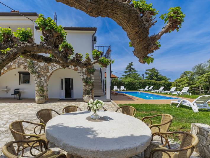 Ferienhaus für 10 Personen, mit Balkon und Garten sowie Pool in Porec und Umgebung - 2