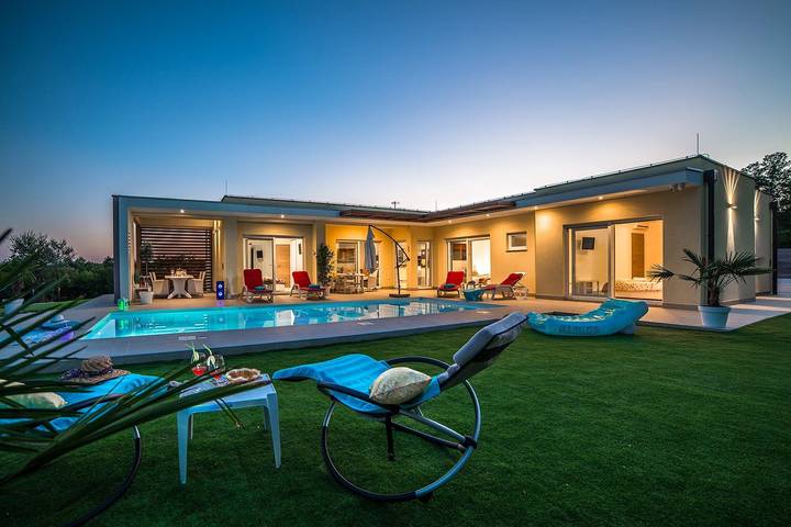 Ferienhaus für 6 Personen, mit Garten und Pool