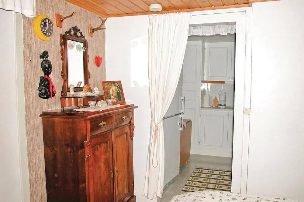 Cozy home in Strängnäs with kitchen in Strängnäs, Mälaren