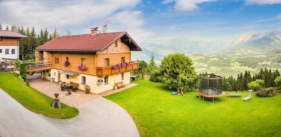 Ferienhaus für 6 Personen, mit Garten und Ausblick sowie Sauna in Bischofshofen