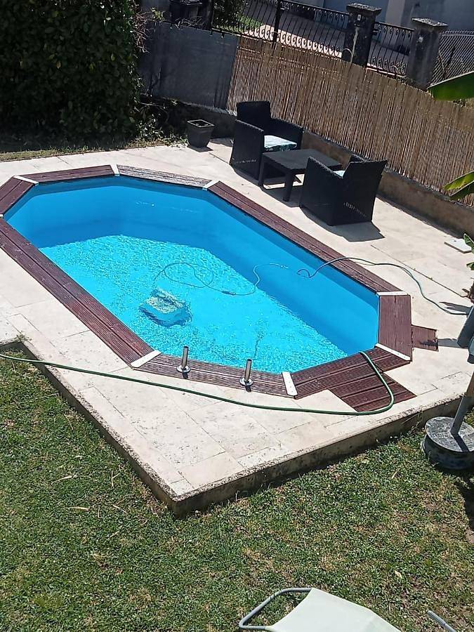 Appartement de vacances pour 2 personnes, avec Jacuzzi et Terrasse ainsi que Jardin et Piscine