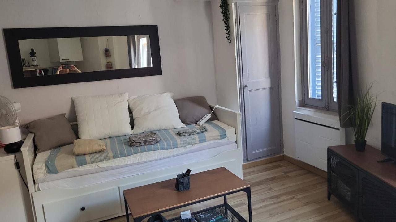 Appartement entier, One-Bedroom Apartment in Hyeres, Parc national de Port-Cros