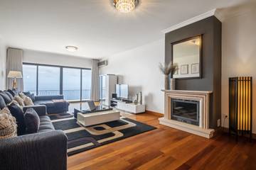 Location de vacances pour 8 personnes, avec vue sur l’océan et jardin dans Arco da Calheta