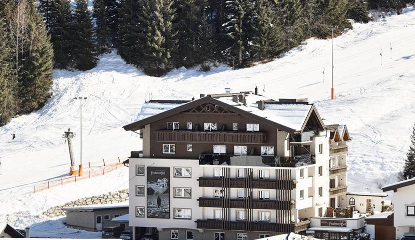 Hotel voor 5 personen, with uitzicht and terras as well as sauna in Kaunertal