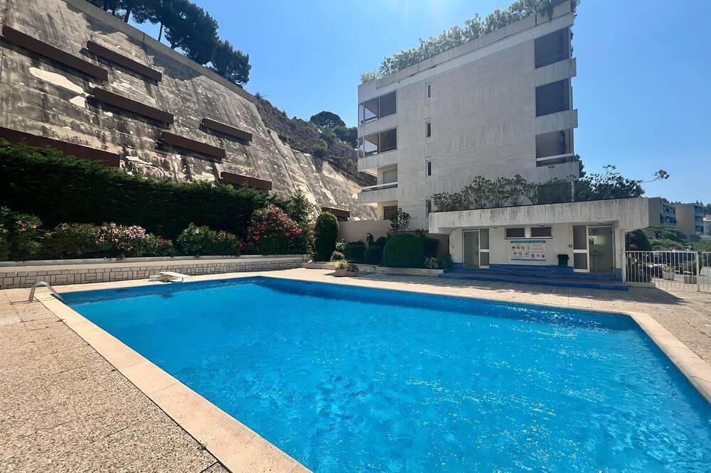 In the heights of Cassis, quiet studio with private parking and swimming pool., foto 6