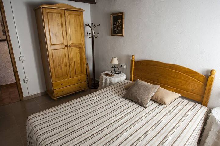 Gîte pour 4 personnes, avec jardin ainsi que piscine et terrasse, animaux acceptés à Tortosa - 2