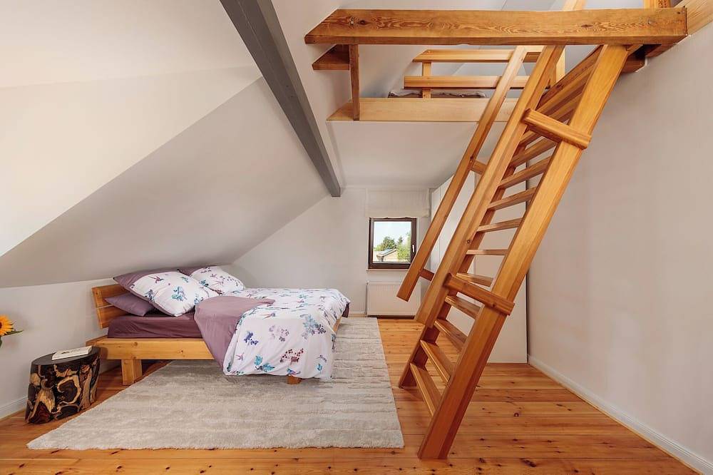Ganze Wohnung, Schwalbenloft: Großzügige Wohnung mit Sauna und Whirlpool-Doppelbadewanne in Geltow, Schwielowsee
