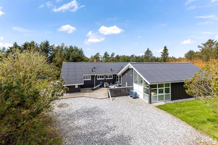 Ferienhaus für 10 Personen, mit Whirlpool und Terrasse sowie Sauna, mit Haustier