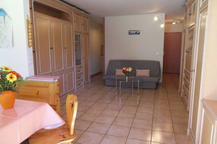 Gîte pour 3 personnes, avec piscine ainsi que jardin et terrasse à Thonon-les-Bains - 3