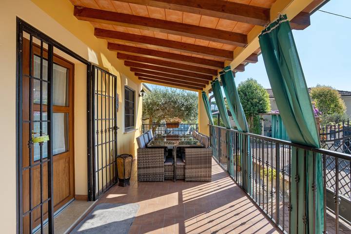 Villa per 10 persone, con Balcone e Giardino
