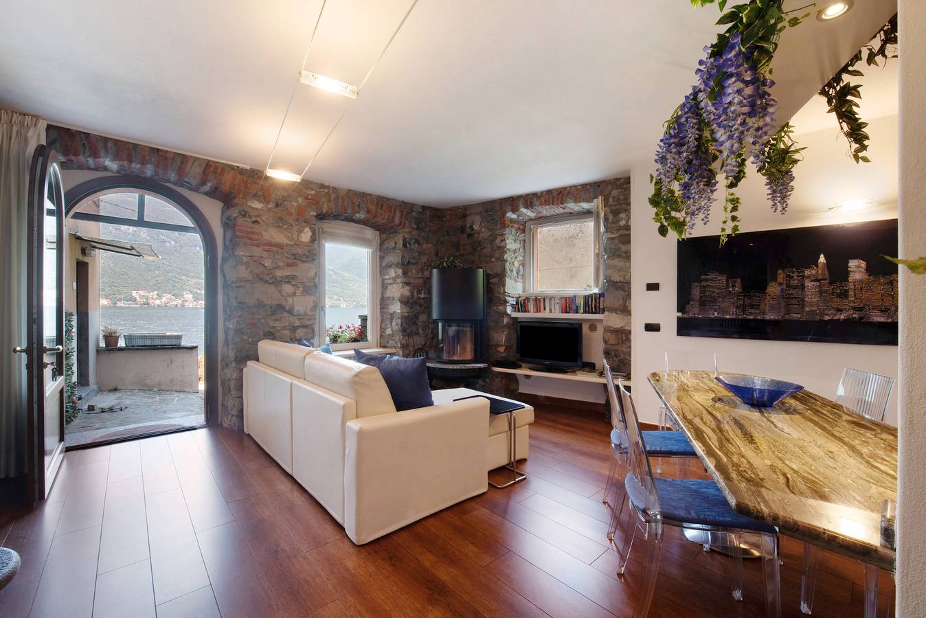 Luxuriöse Unterkunft am See mit Seeblick und Wlan in Lezzeno, Comer See