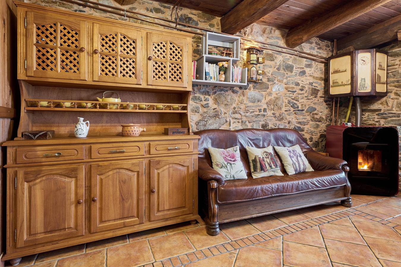 Holiday Home 'Casa Rural Cornatel' with Private Terrace and Balcony in Villavieja (Leon), Priaranza del Bierzo