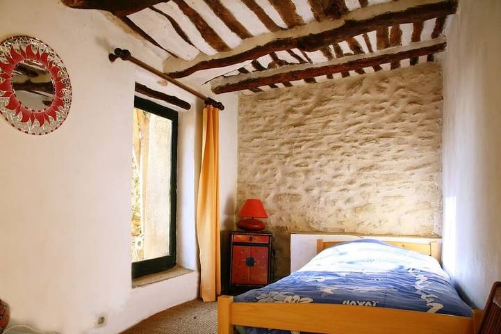 Gîte pour 4 personnes, avec jardin, animaux acceptés à Saint-Hippolyte-le-Graveyron - 3