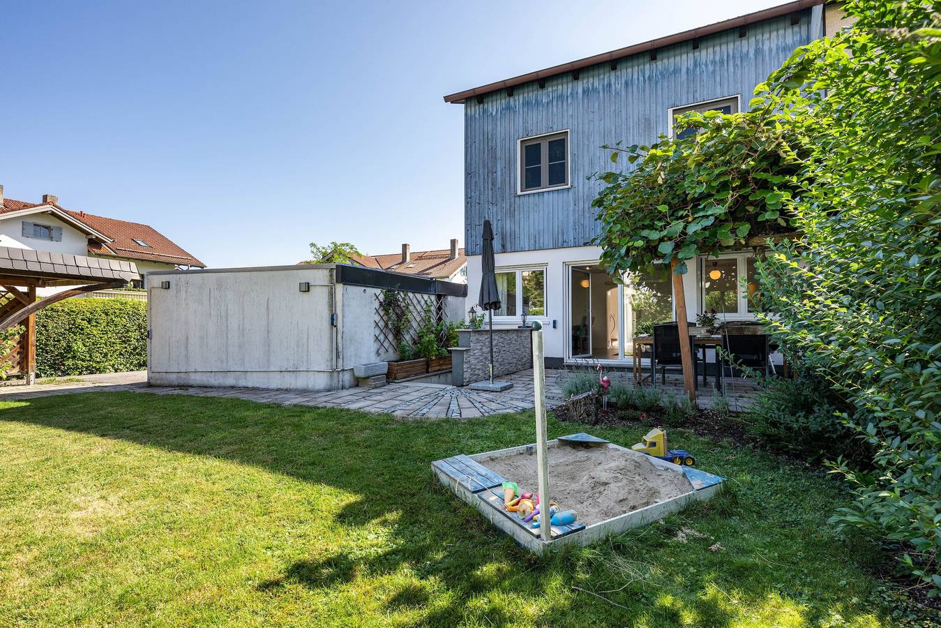 Charmantes Ferienhaus mit eigenem Garten am Chiemsee in Prien, Prien am Chiemsee