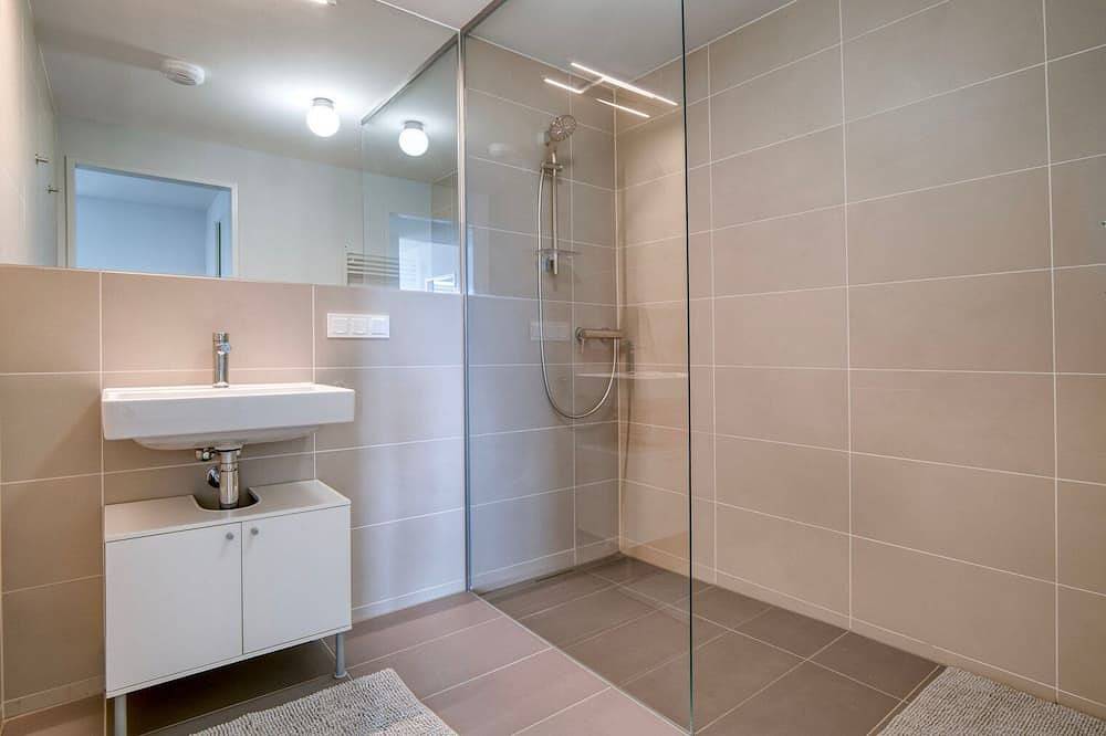 Ganze Wohnung, Airy Donaustadt 1Br w/ Gym & Rooftop Pool, nr U1, by Blueground in Wien, Donau Niederösterreich