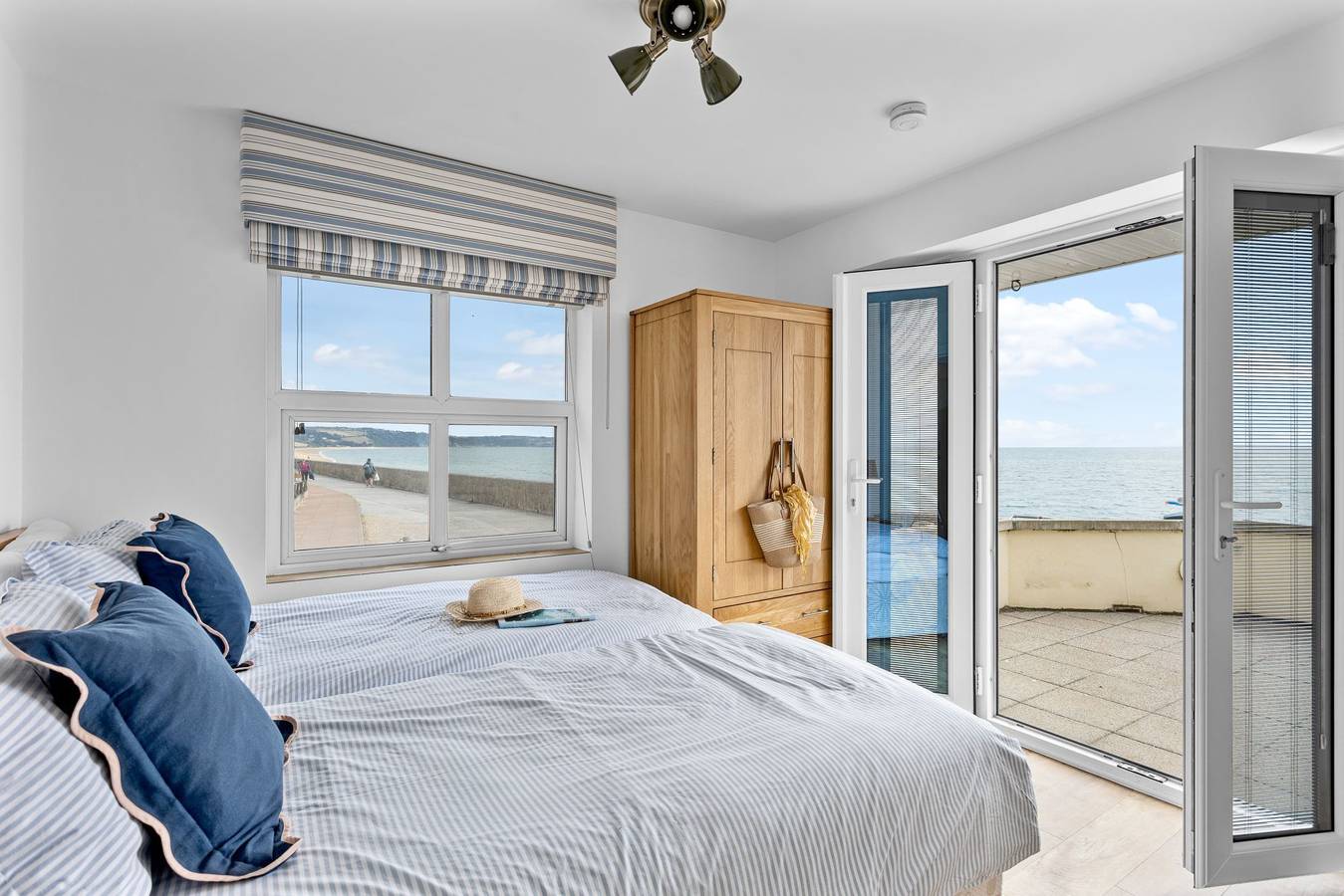 Entire holiday apartment, 3 At The Beach in Torcross, South Devon