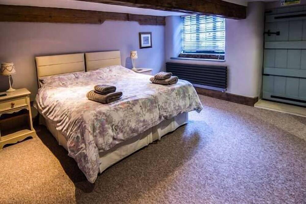 The Malthouse, family friendly, luxury holiday cottage in Cromford in Cromford, Derbyshire